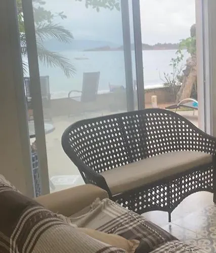 Pe Na Areia Praia Da Fortaleza Ubatuba